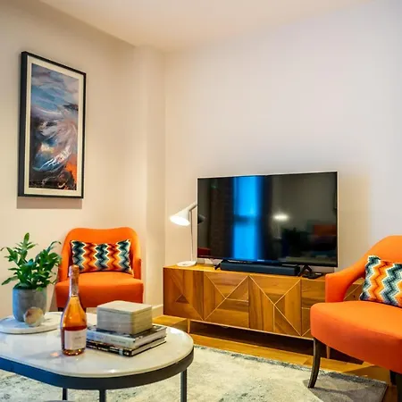 Twenty Seven Hq Apartment