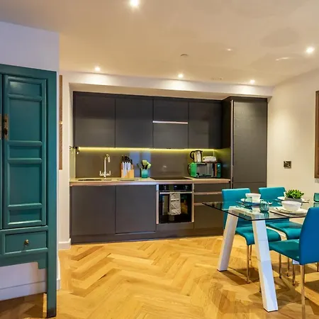 Twenty Seven Hq Apartment *